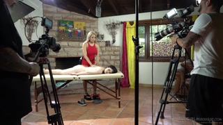 Tattooed Beauties Get Oiled Up - страстные шлюхи в HD BIGWHORE.COM