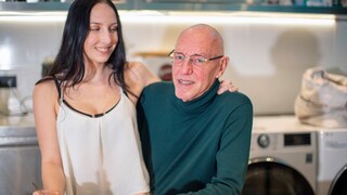 Passionate Kissing Leads to Rough Doggystyle & Deepthroat with Bella Angel - страстные шлюхи в HD BIGWHORE.COM