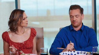 Dinner Guest Gives Wife a Facial - страстные шлюхи в HD BIGWHORE.COM
