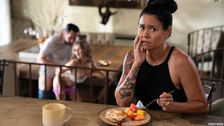 Double Trouble: The Secret Family Threesome - страстные шлюхи в HD BIGWHORE.COM