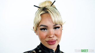 Ebony, Blonde, and Their Stepbrother's Fantasy - страстные шлюхи в HD BIGWHORE.COM