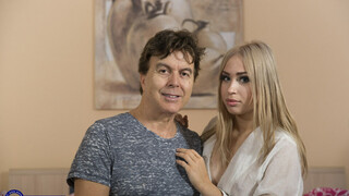 Alana Moon Rides Old Man's Cock - страстные шлюхи в HD BIGWHORE.COM