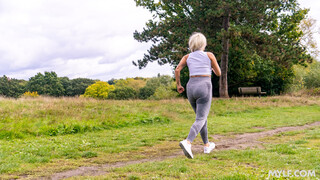  Stockinged MILF Loves DP  - страстные шлюхи в HD BIGWHORE.COM