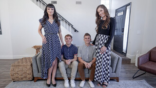 Mature Slut Tricia Oaks in Reverse Cowgirl - Small Tits, Big Ass - страстные шлюхи в HD BIGWHORE.COM