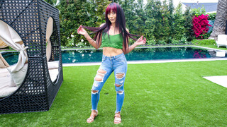 Behind the Scenes with Hailey - страстные шлюхи в HD BIGWHORE.COM