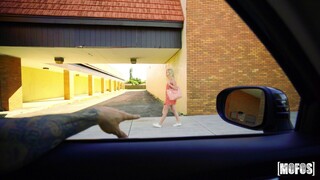 Blowjob on the Property - страстные шлюхи в HD BIGWHORE.COM