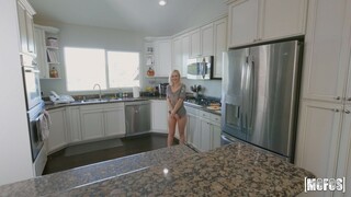 Natural Tits Get Squeezed Hard - страстные шлюхи в HD BIGWHORE.COM