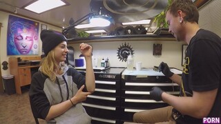 Short Hair, Hardcore Action - Snow Bunnies 4 - страстные шлюхи в HD BIGWHORE.COM