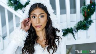 Sona Bella's Naughty Christmas - страстные шлюхи в HD BIGWHORE.COM