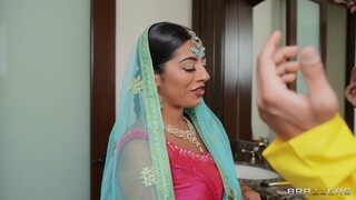 Indian Actress's Big Cock Encounter - страстные шлюхи в HD BIGWHORE.COM