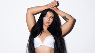 Tattooed Holly Day Fingering Herself - страстные шлюхи в HD BIGWHORE.COM
