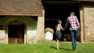 Czech Couple Outdoor Fun - страстные шлюхи в HD BIGWHORE.COM