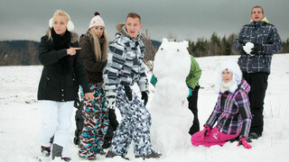 Lesbian Snow Fun - Warm and Steamy - страстные шлюхи в HD BIGWHORE.COM
