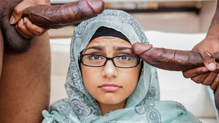 Mia Khalifa's Interracial Threesome with Huge Cock - новинки порно на BIGWHORE.COM
