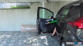 Cowgirl Fucking in a Car - страстные шлюхи в HD BIGWHORE.COM