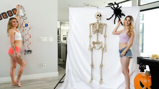 Small Tits, Big Orgasms: Stepsis Fucks Me on Halloween - страстные шлюхи в HD BIGWHORE.COM