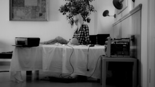 Blues with Glasses and Bra - страстные шлюхи в HD BIGWHORE.COM