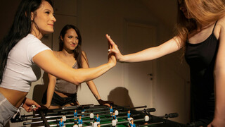 Beautiful Brunette Lesbians Get Down - страстные шлюхи в HD BIGWHORE.COM